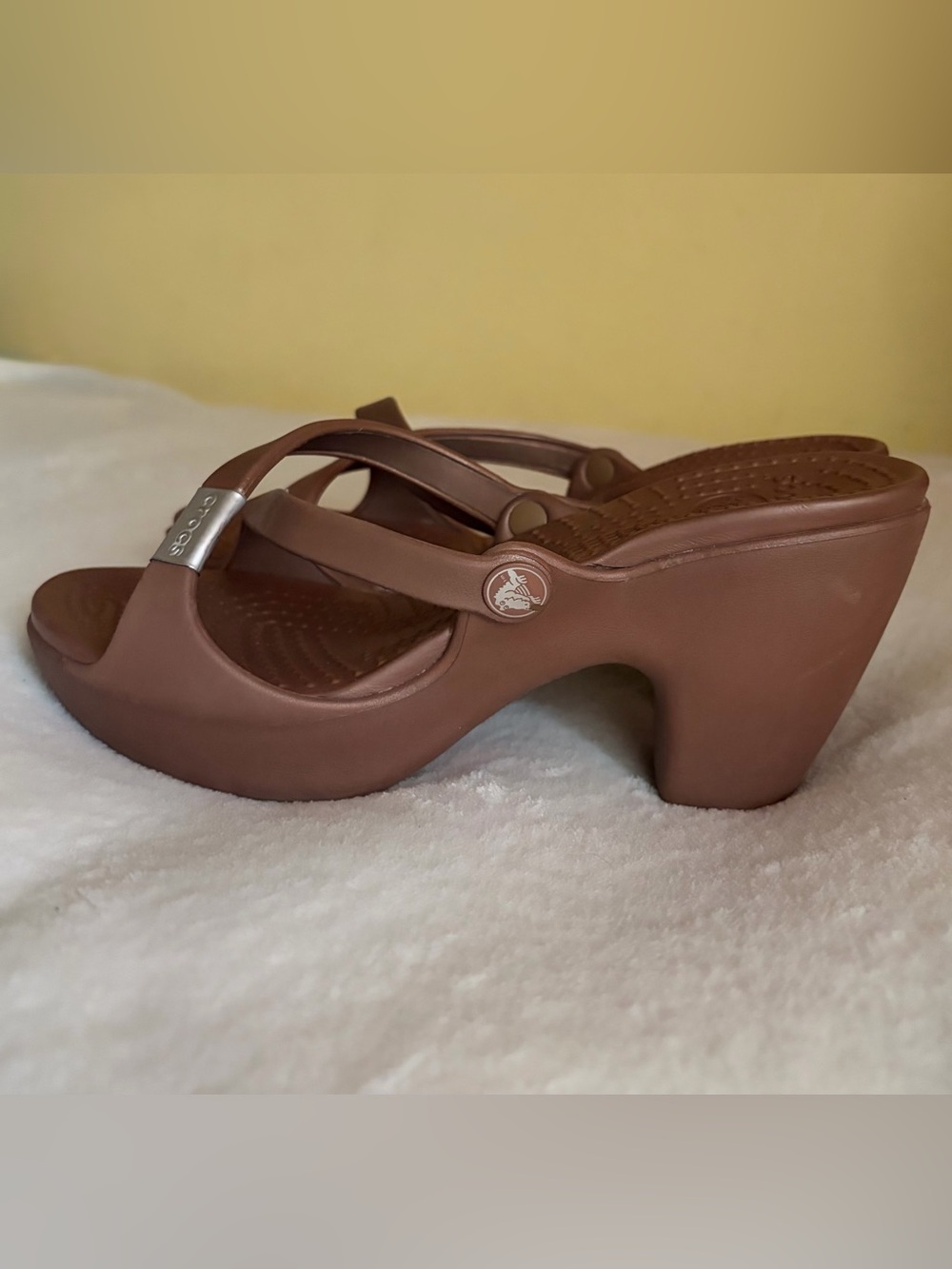 CROCS Cyprus lV Women's Brown Platform  Heel  Sandal Sz 8
